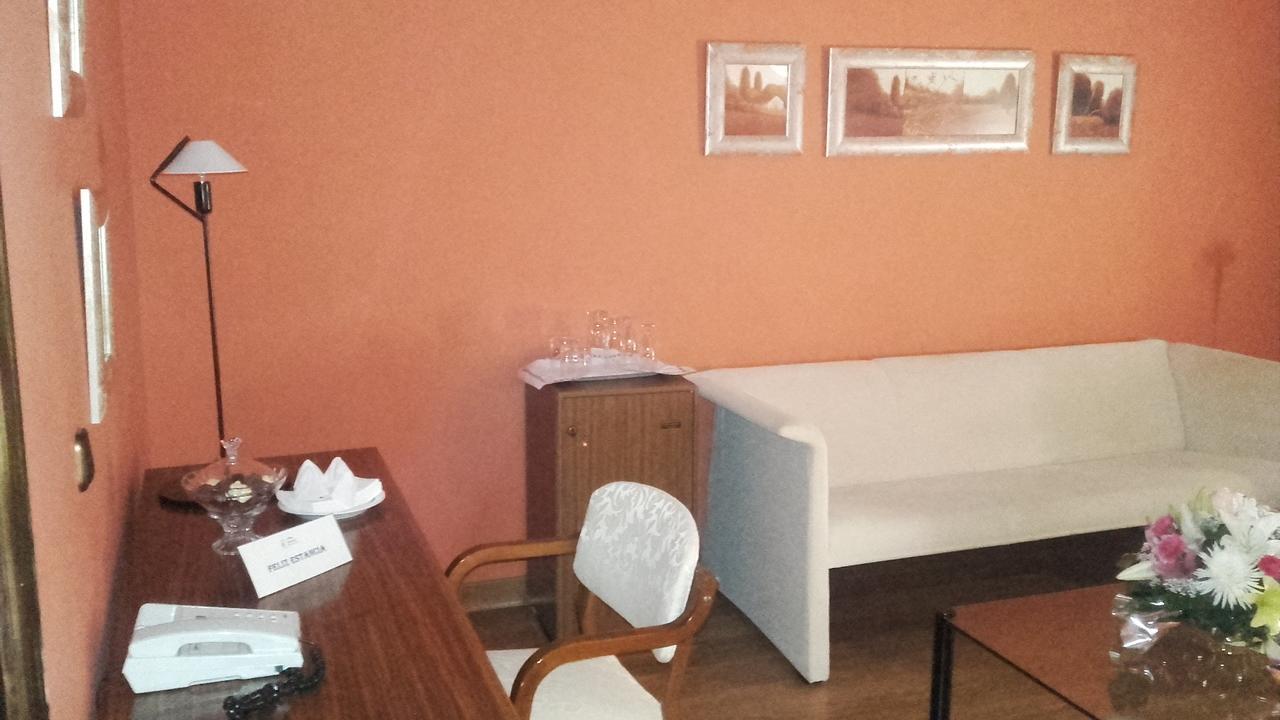 Balneario De Ledesma Hotel Vega de Tirados Kültér fotó